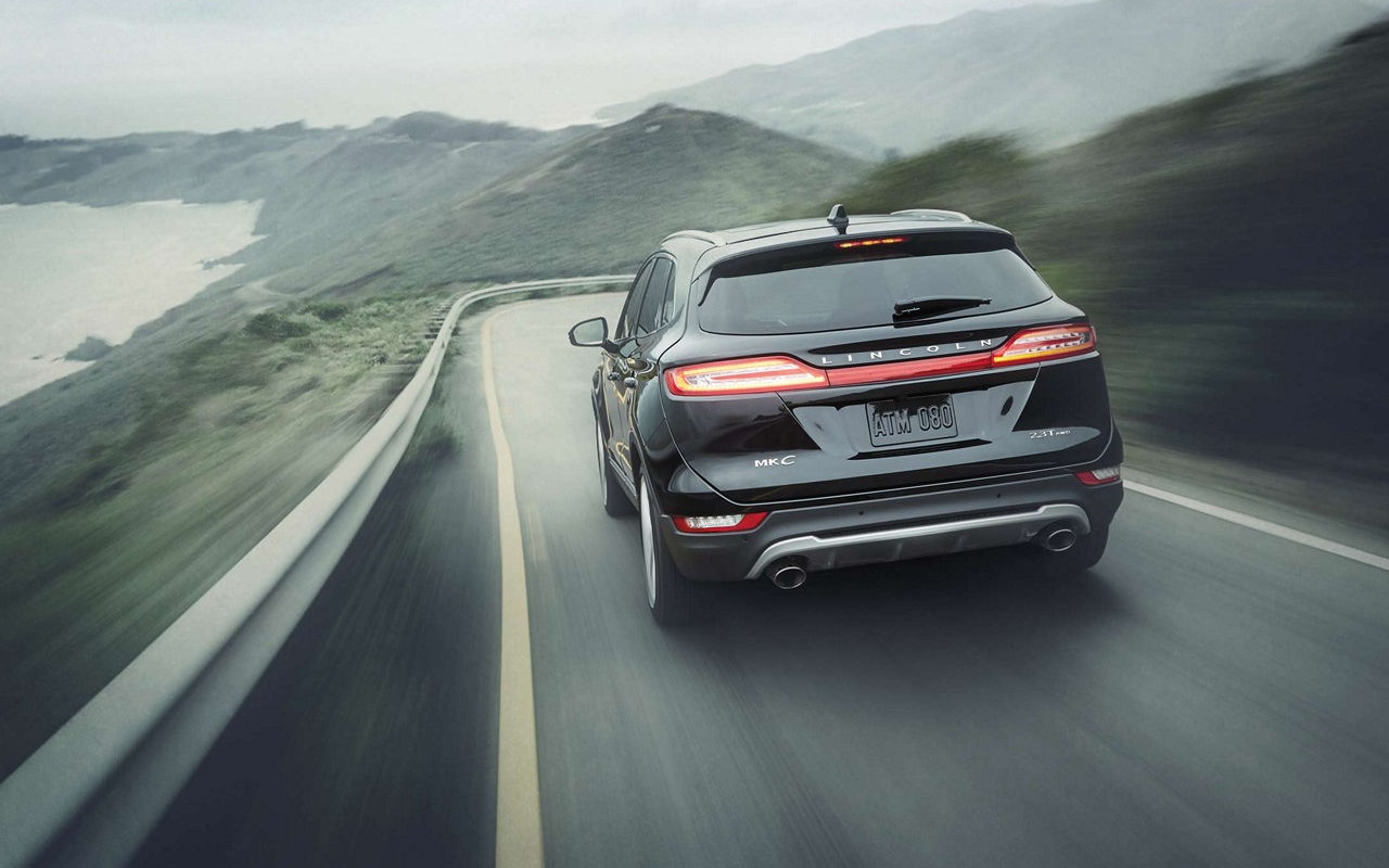 Comparison Lincoln MKC Reserve 2018 vs Lincoln MKX Reserve 2018